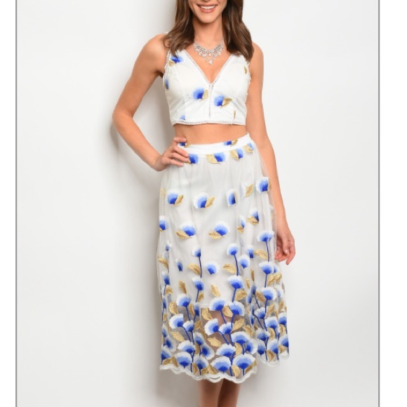 Trendy boutique Dresses & Skirts - Ivory & blue 2 pc. set w/embroidered midi skirt